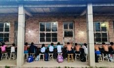 极速电竞APP下载:铁皮房、土操场，这里有一座“筑梦”摔跤馆